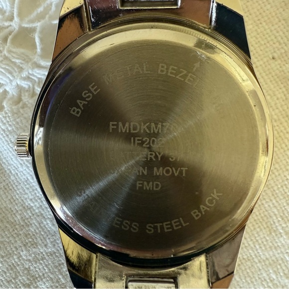 NEW Silver Chunky Statement Watch with Rhinestone Black Floral Detail - Picture 10 of 10